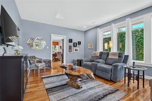 3192 Gibbins Rd — listing photo 22 of 64