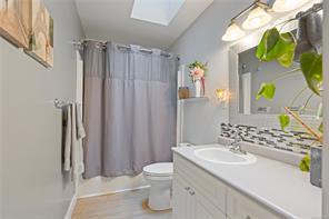 661 Millstream Lake Rd — listing photo 17 of 40