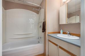 2357 Barclay St — listing photo 21 of 32
