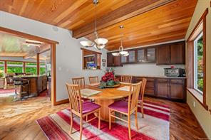 3742 James Cres — listing photo 26 of 56