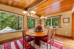 3742 James Cres — listing photo 27 of 56