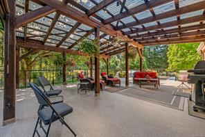3742 James Cres — listing photo 28 of 56