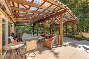 3742 James Cres — listing photo 30 of 56