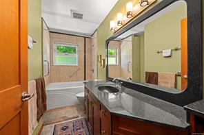 3742 James Cres — listing photo 37 of 56