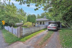 $599,900 - 311 Holly Ave<br>Nanaimo, British Columbia, V9S 3M3
