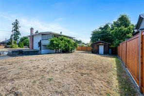 3060 George St — listing photo 18 of 46