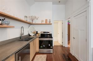 737 Vancouver St — listing photo 17 of 81