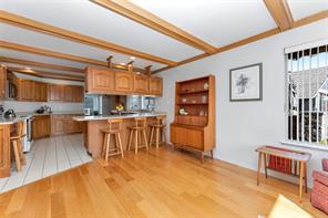 3673 Arbutus Dr — listing photo 21 of 85