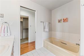 3673 Arbutus Dr — listing photo 33 of 85