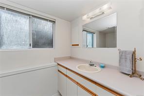 3673 Arbutus Dr — listing photo 49 of 85