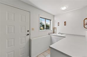 3673 Arbutus Dr — listing photo 52 of 85