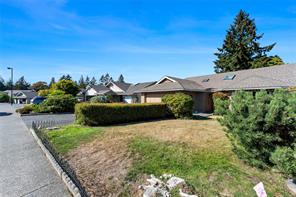 3673 Arbutus Dr — listing photo 72 of 85