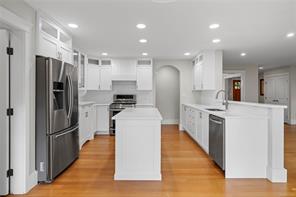 647 Temple St — listing photo 27 of 90