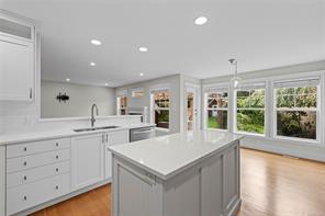 647 Temple St — listing photo 30 of 90