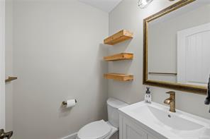 647 Temple St — listing photo 45 of 90