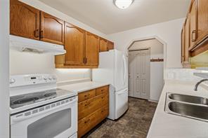 304-266 Hirst Ave — listing photo 15 of 28