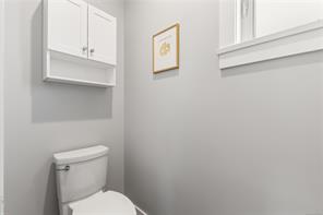 711 Salal St — listing photo 25 of 46