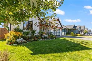 711 Salal St — listing photo 43 of 46