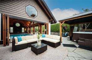 677 Windsor Pl — listing photo 13 of 67