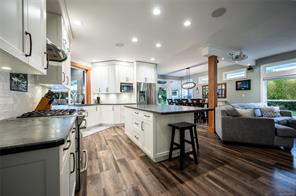 677 Windsor Pl — listing photo 18 of 67