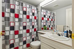 215-5650 Edgewater Lane — listing photo 33 of 69