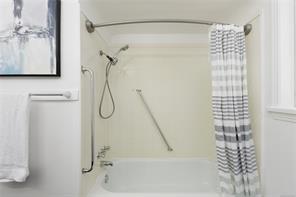 2555 Departure Bay Rd — listing photo 18 of 38