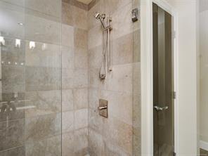 924-21 Dallas Rd — listing photo 27 of 47