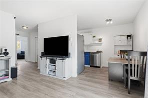 6-129 Sixth Ave — listing photo 18 of 27