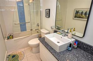 203-916 Lyall St — listing photo 17 of 26