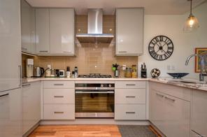 203-916 Lyall St — listing photo 19 of 26