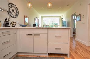 203-916 Lyall St — listing photo 21 of 26