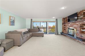 438 Davis Rd — listing photo 18 of 97