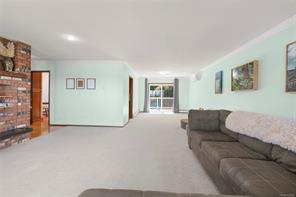 438 Davis Rd — listing photo 20 of 97