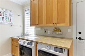 844 Mulholland Dr — listing photo 37 of 45