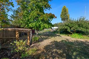 4826 West Saanich Rd — listing photo 31 of 41