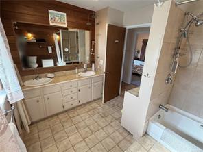 5400 Entwhistle Dr — listing photo 26 of 40