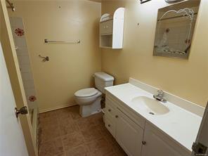 5400 Entwhistle Dr — listing photo 33 of 40