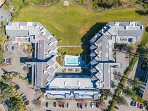 208-2562 Departure Bay Rd — listing photo 30 of 32