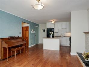 5190 Lochside Dr — listing photo 22 of 43