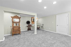 4 Newstead Cres — listing photo 31 of 47