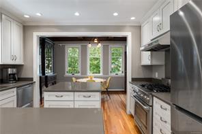 1030 St. Charles St — listing photo 21 of 77