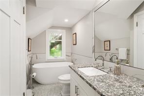 1030 St. Charles St — listing photo 27 of 77