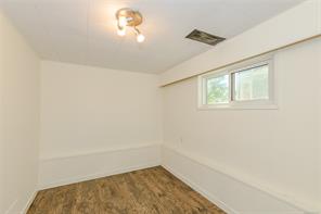 1711 Christmas Ave — listing photo 28 of 35