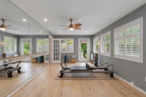 464 Quatsino Rd — listing photo 17 of 36