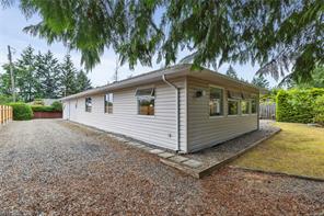 464 Quatsino Rd — listing photo 31 of 36