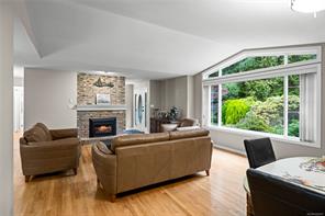 1730 Sangster Cres — listing photo 19 of 65