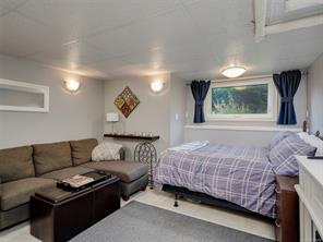 2390 Musgrave St — listing photo 19 of 44
