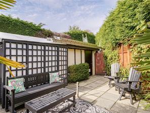 2390 Musgrave St — listing photo 31 of 44