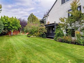 2390 Musgrave St — listing photo 37 of 44