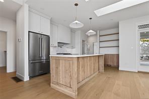 6226 Seablush Dr — listing photo 18 of 44